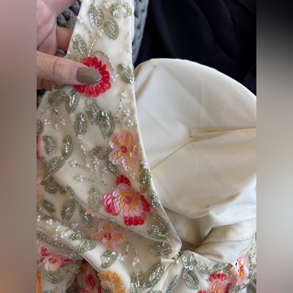 MAC DUGGAL NWT White V Neck Sleeveless Midi Floral Beaded A Line Dress 4 - Picture 12 of 12